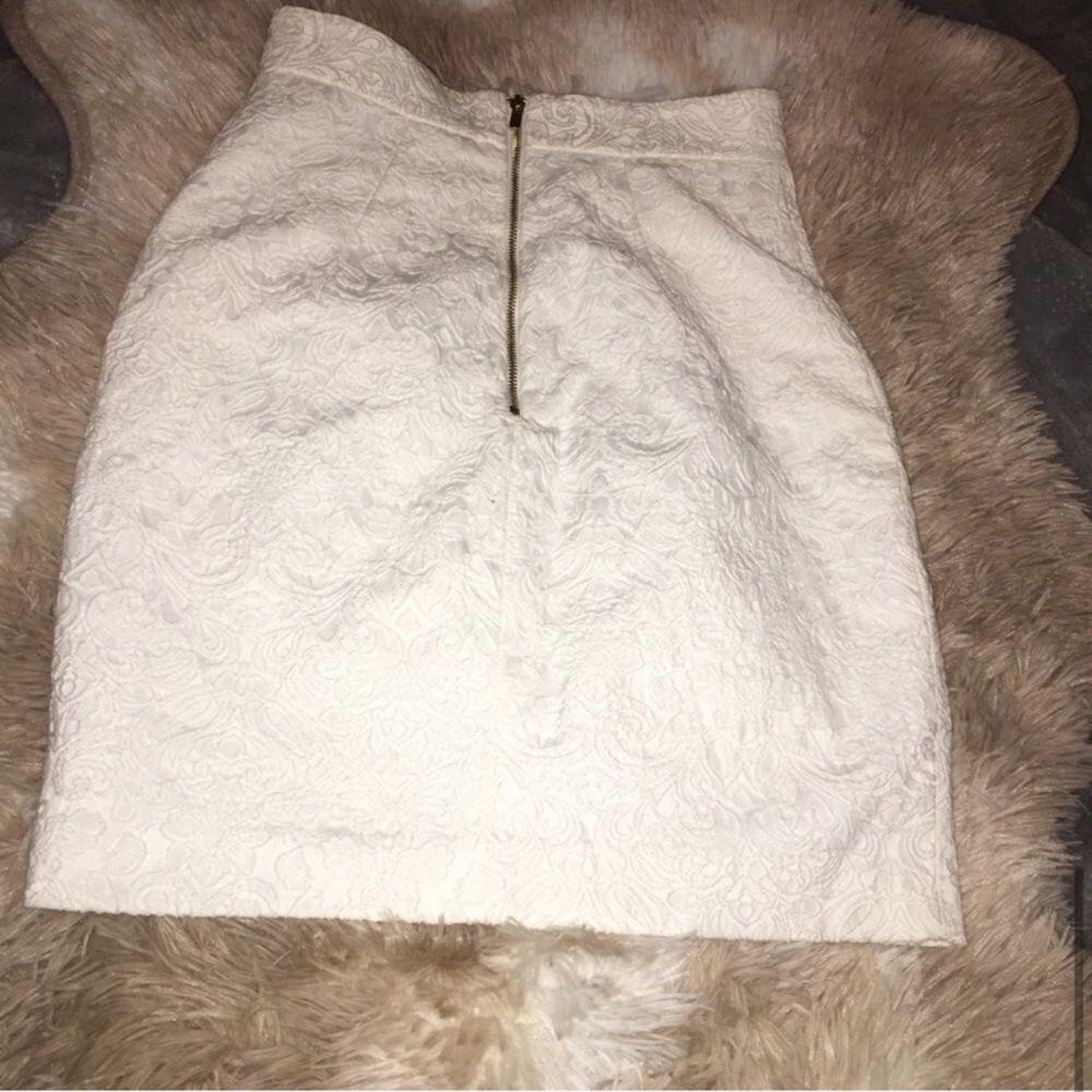 H&M white design skirt size 2 - Picture 6 of 8